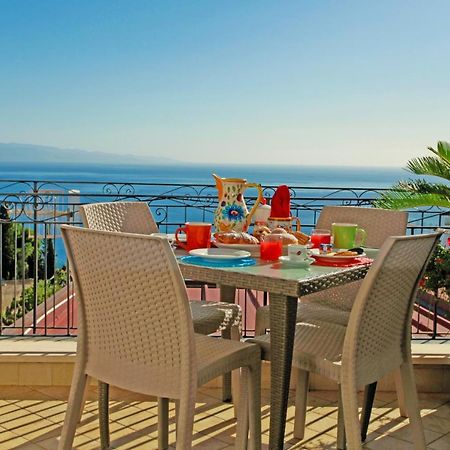 Casa Cloe Apartment Taormina Bagian luar foto