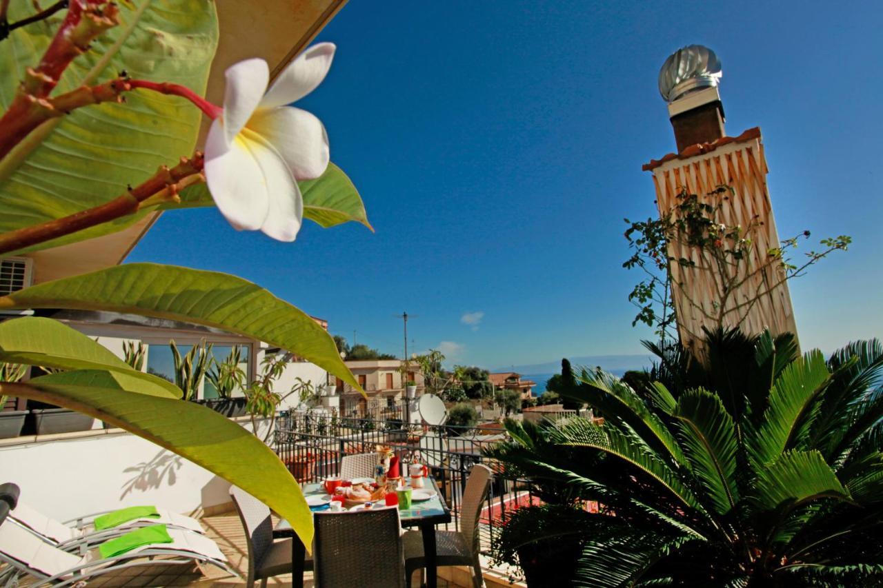 Casa Cloe Apartment Taormina Bagian luar foto