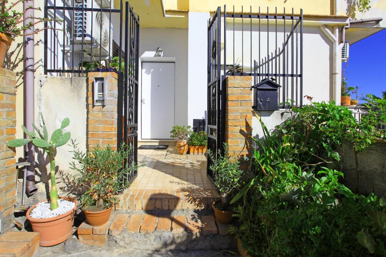 Casa Cloe Apartment Taormina Bagian luar foto