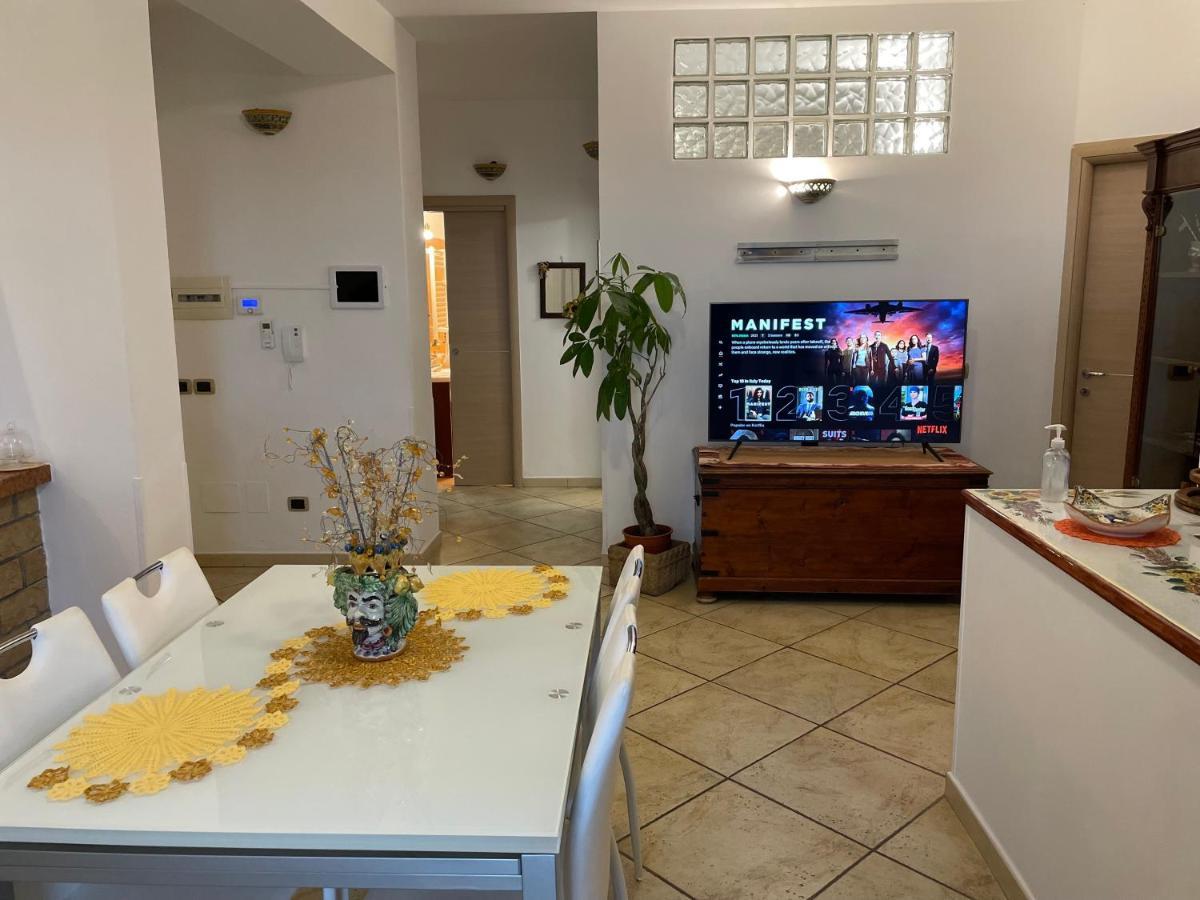 Casa Cloe Apartment Taormina Bagian luar foto